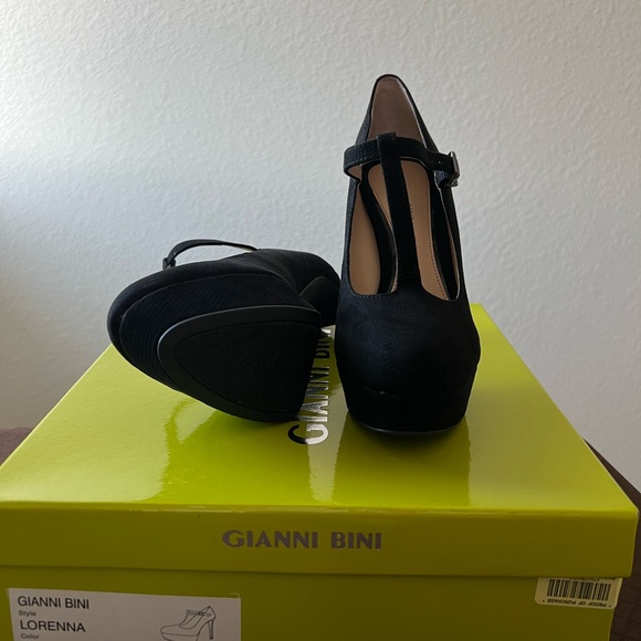 Gianni Bini Lorenna T Strap Platform Heels - Picture 4 of 4